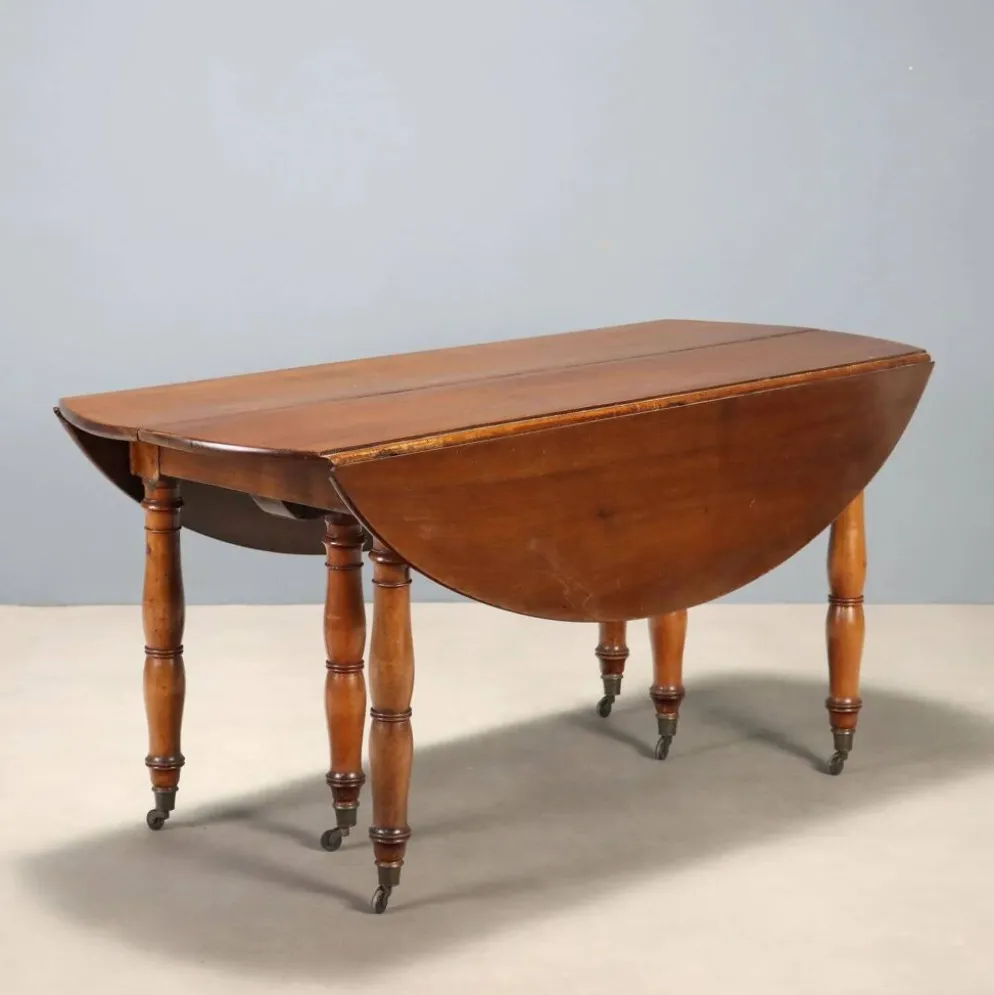 Table ancienne extensible en noyer, Italie, XIXe siècle