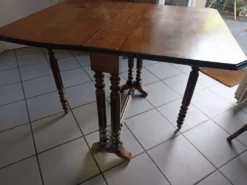 Table ancienne pliante style Louis XIII / Henri II – 100 × 80 cm