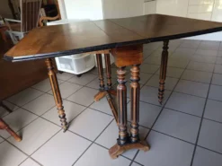 Table ancienne pliante style Louis XIII / Henri II – 100 × 80 cm