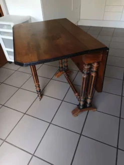 Table ancienne pliante style Louis XIII / Henri II – 100 × 80 cm