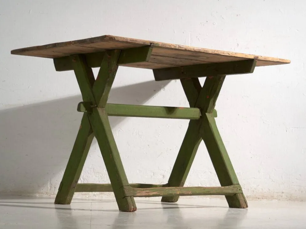 Table ancienne à tréteaux en bois de pin – Europe centrale, vers 1900