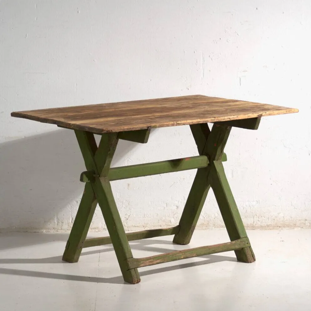 Table ancienne à tréteaux en bois de pin – Europe centrale, vers 1900
