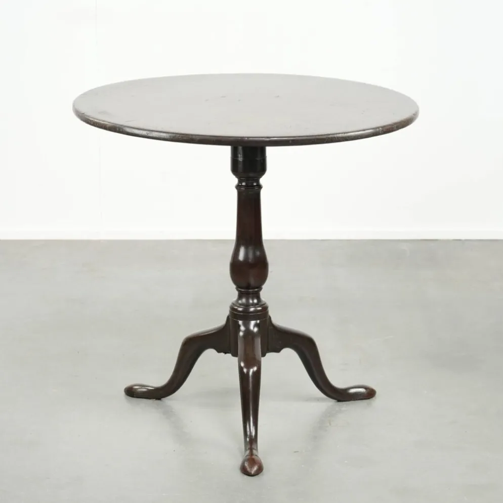 Table antique anglaise à plateau basculant pratique du XVIIIe siècle