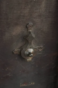 Table antique anglaise à plateau basculant pratique du XVIIIe siècle