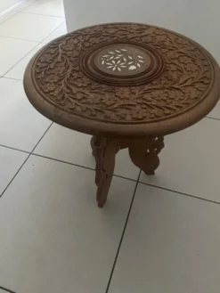 Table appoint vintage