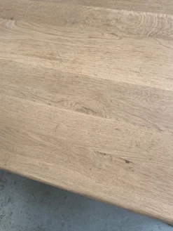 Table aérogommée