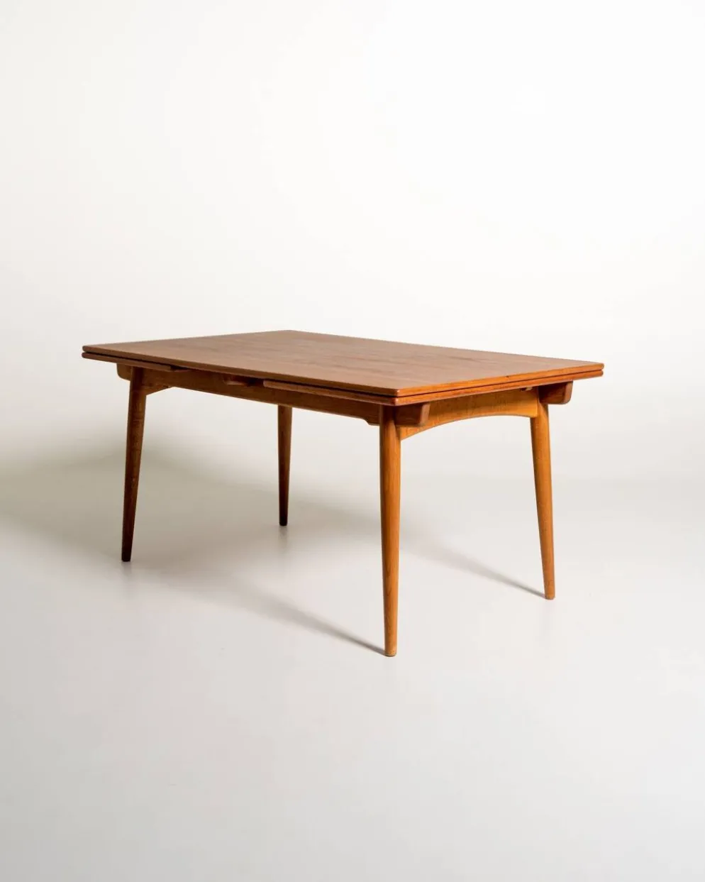 Table “AT-312” par Hans J. Wegner pour Andreas Tuck, années 1950.