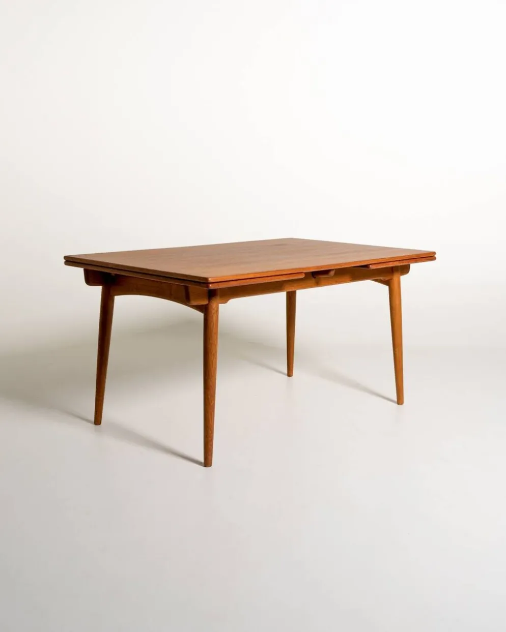 Table “AT-312” par Hans J. Wegner pour Andreas Tuck, années 1950.