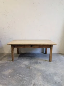 Table basse ancienne en bois massif – table de ferme