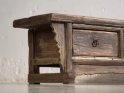 Table basse ancienne à tiroirs en bois de pin – Chine, vers 1900