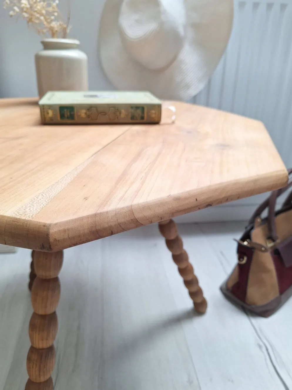 Table basse / bout de canapé / Table d'appoint tripode plateau octogone