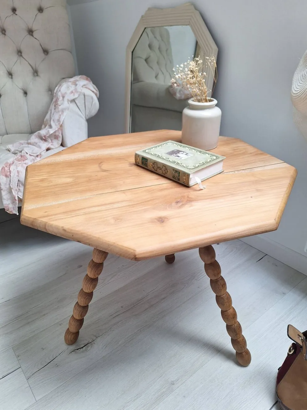 Table basse / bout de canapé / Table d'appoint tripode plateau octogone