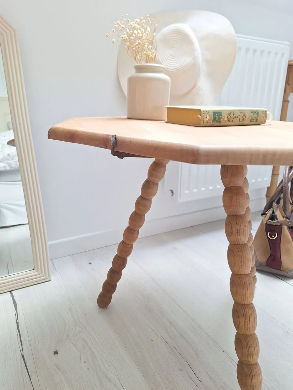 Table basse / bout de canapé / Table d'appoint tripode plateau octogone