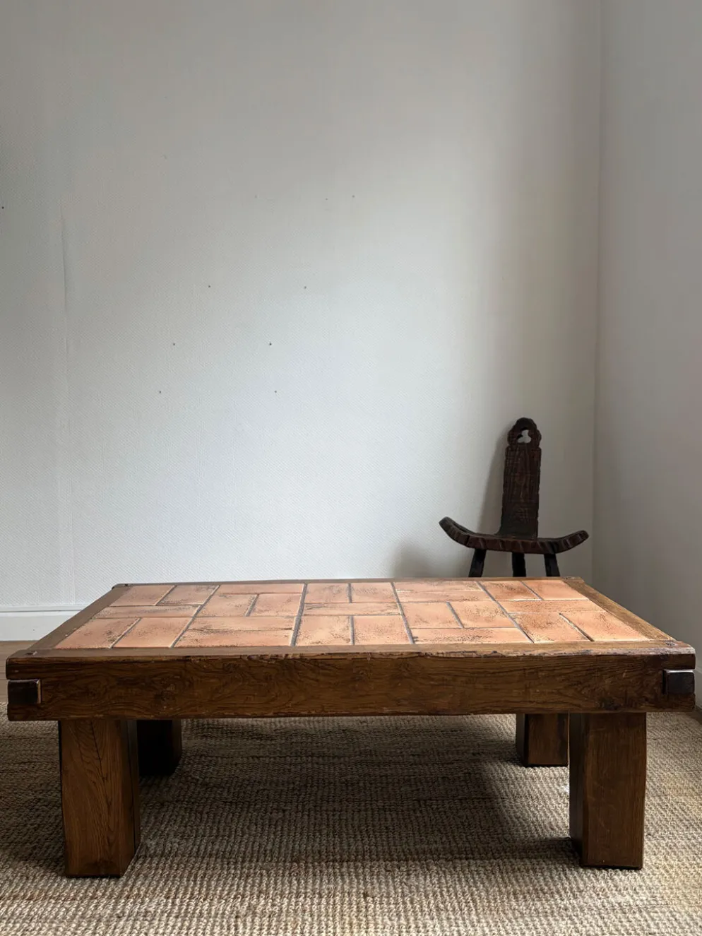 Table basse brutaliste