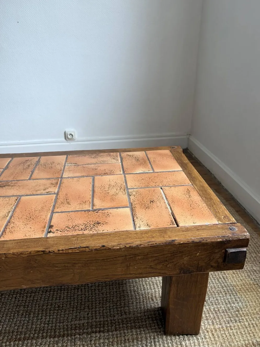 Table basse brutaliste