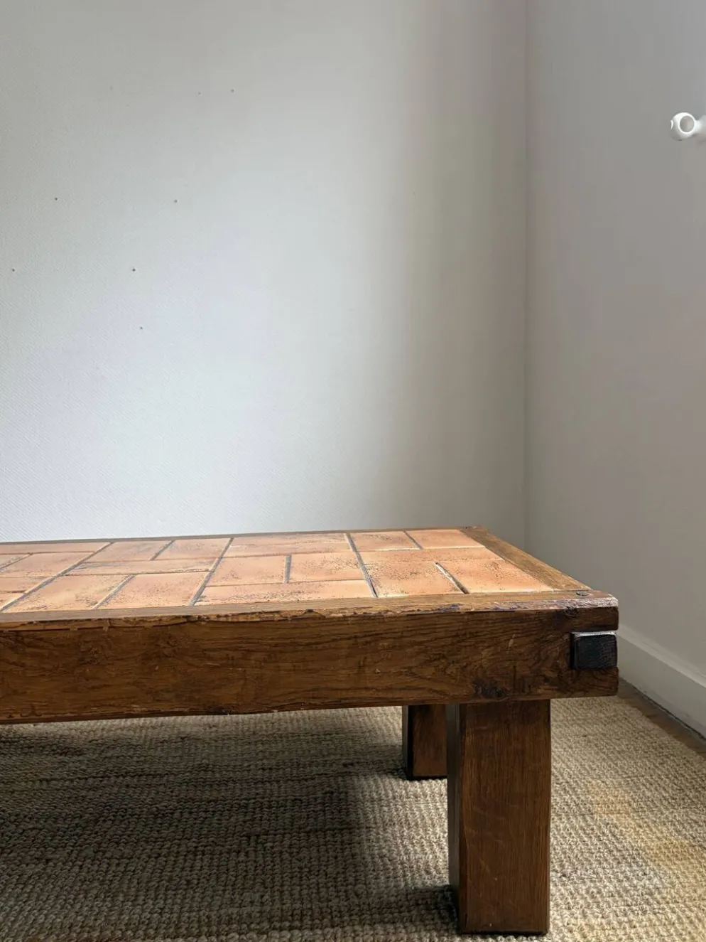 Table basse brutaliste