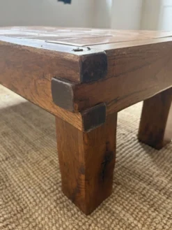 Table basse brutaliste
