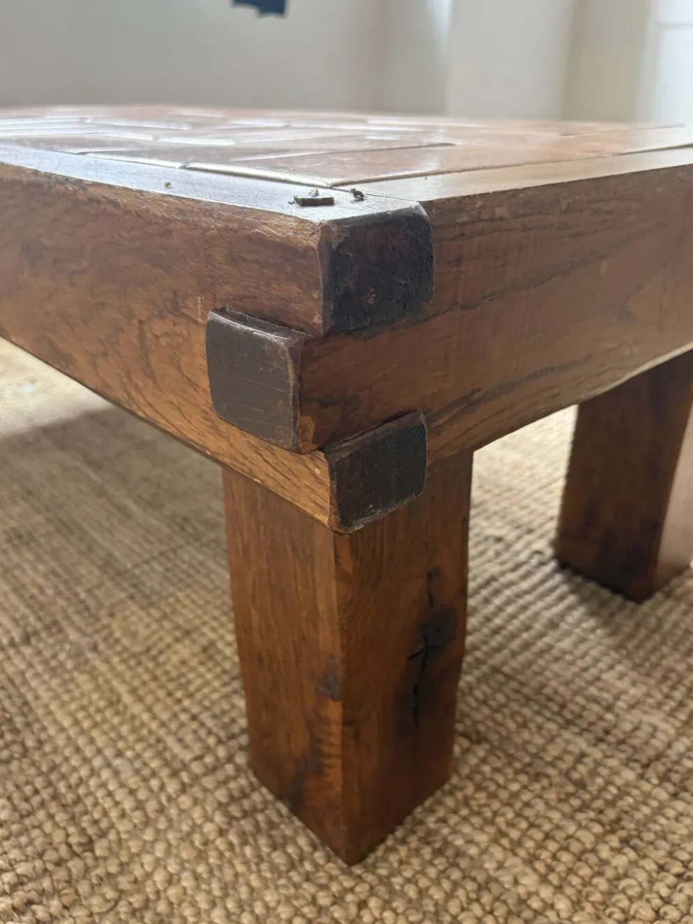 Table basse brutaliste