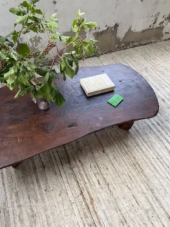 Table basse brutaliste artisanale 1950