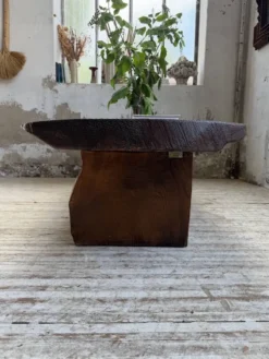 Table basse brutaliste artisanale 1950