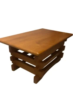 Table basse brutaliste en orme – années 70