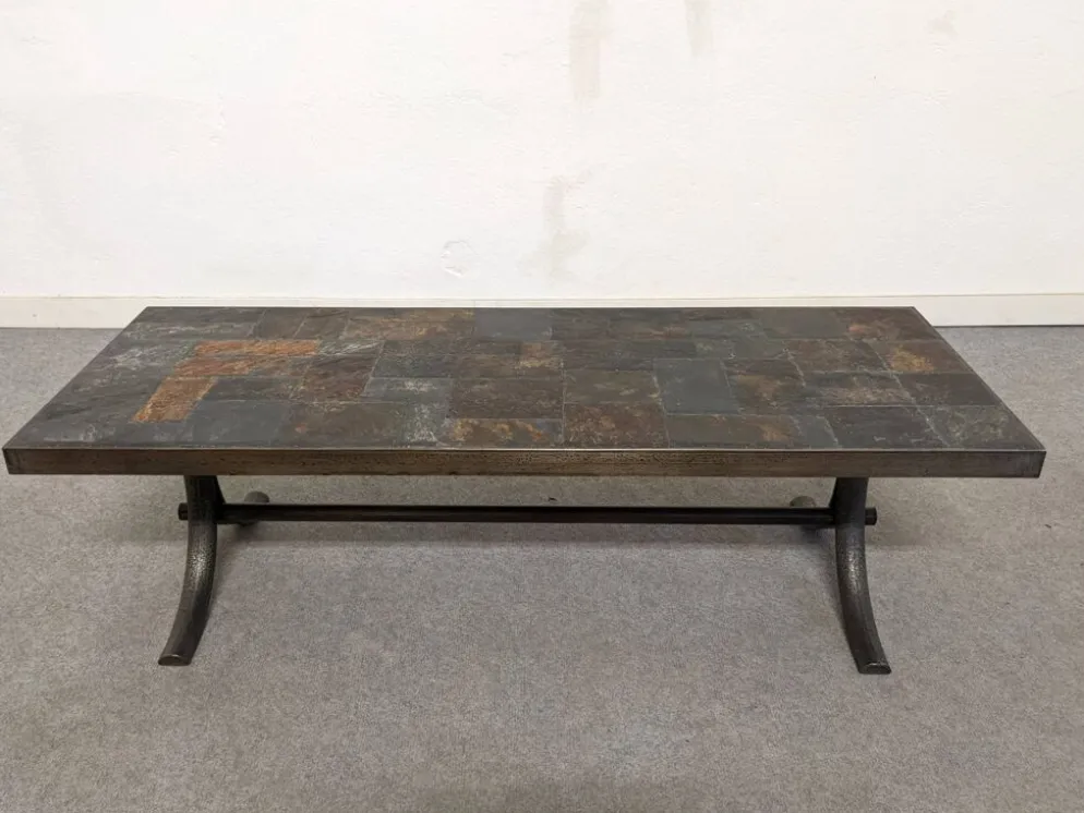 Table basse brutaliste en pierres naturelles et fer forgé, France vers 1960