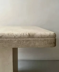 Table basse carrée en travertin polie, italie 1970