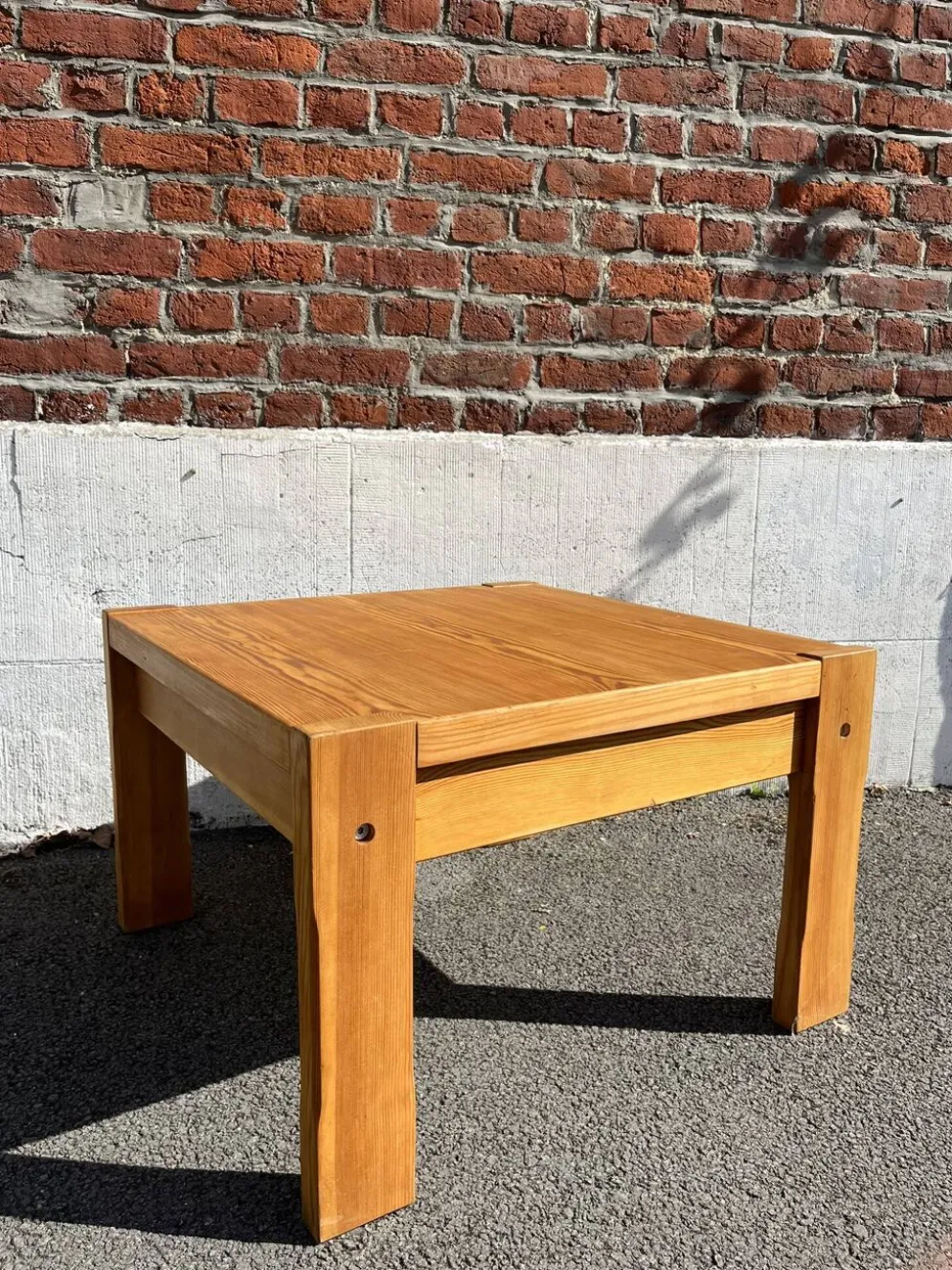 Table basse carré en bois massif (pin), années 80