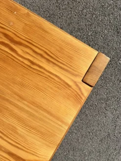 Table basse carré en bois massif (pin), années 80