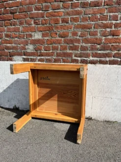 Table basse carré en bois massif (pin), années 80
