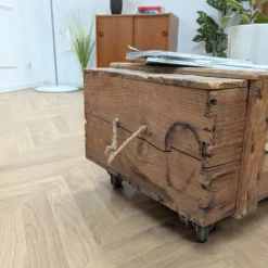 Table basse coffre vintage