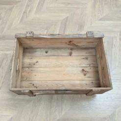Table basse coffre vintage