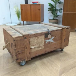Table basse coffre vintage