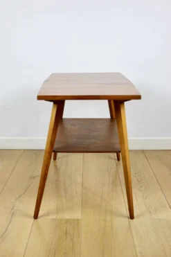 Table basse console en polonais des années 1970, carrée et multifacette.