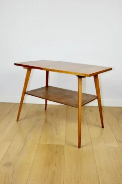 Table basse console en polonais des années 1970, carrée et multifacette.