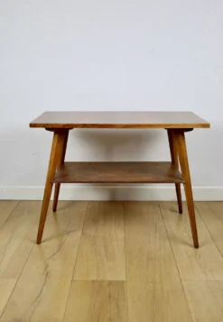 Table basse console en polonais des années 1970, carrée et multifacette.