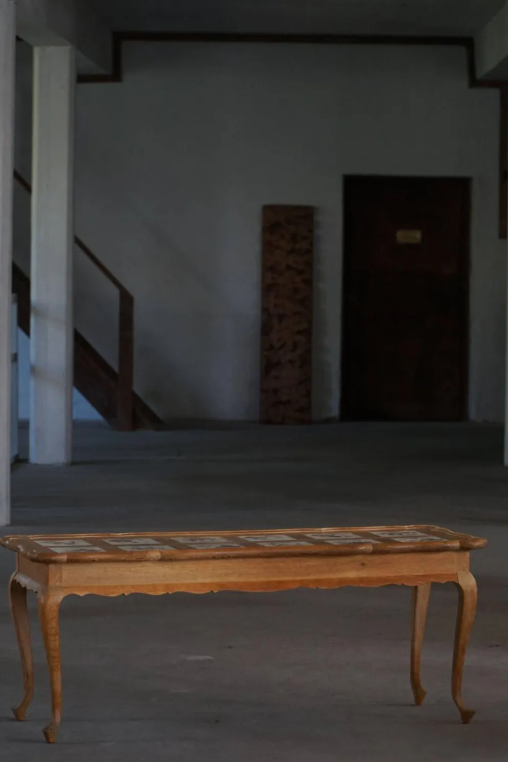 Table basse / console moderne danoise en Oak Oak avec plateau carrelé, Frits Henningsen, années 1950