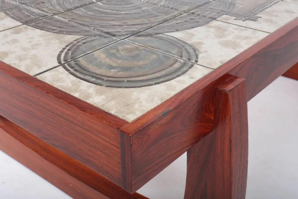 Table basse danoise en palissandre et céramique signée "Ox Art"
