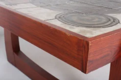 Table basse danoise en palissandre et céramique signée
