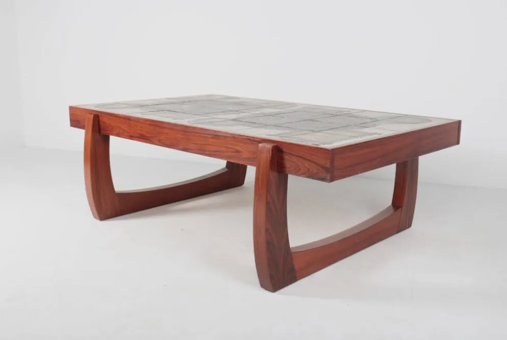 Table basse danoise en palissandre et céramique signée "Ox Art"