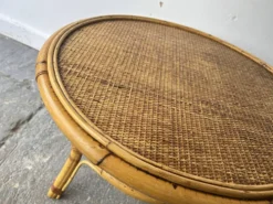 Table basse / d'appoint en bambou et rotin vintage italien des années 1960/70.