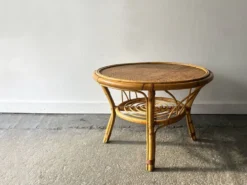 Table basse / d'appoint en bambou et rotin vintage italien des années 1960/70.