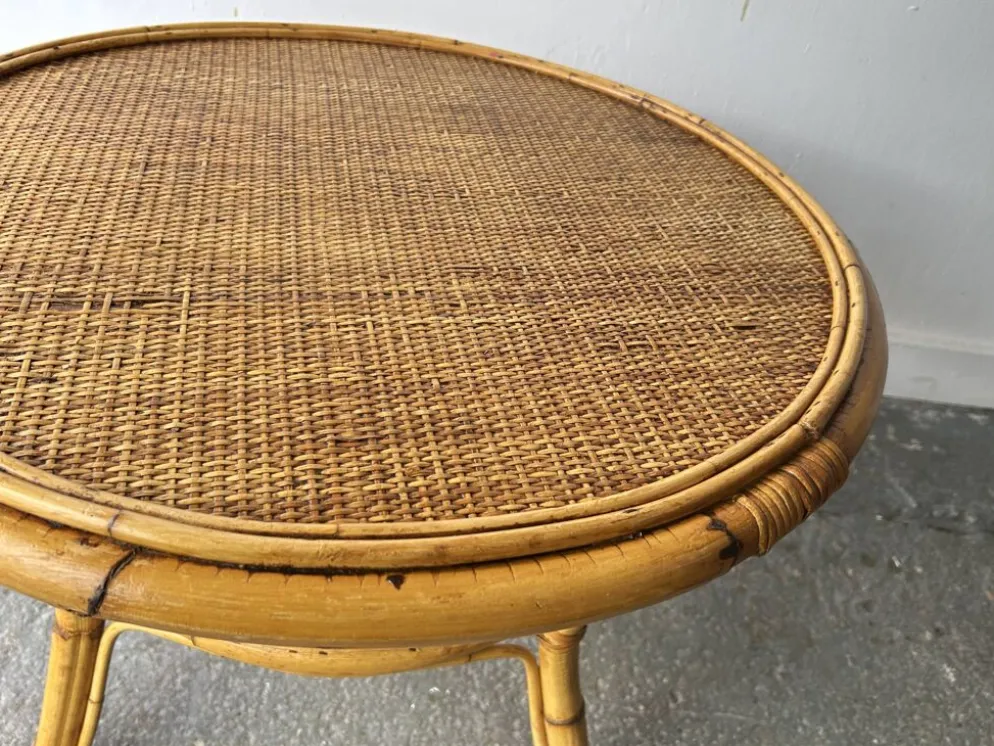 Table basse / d'appoint en bambou et rotin vintage italien des années 1960/70.