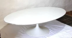 Table basse d'Eero Saarinen pour Knoll