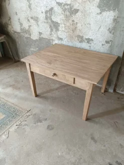 Table basse de ferme