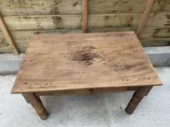 Table basse de ferme