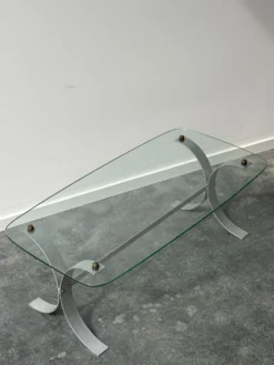 Table basse design en métal brossé et plateau en verre, années 1970