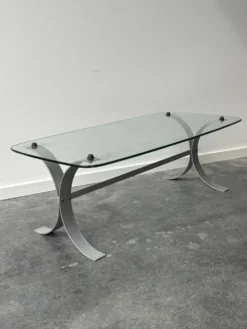 Table basse design en métal brossé et plateau en verre, années 1970