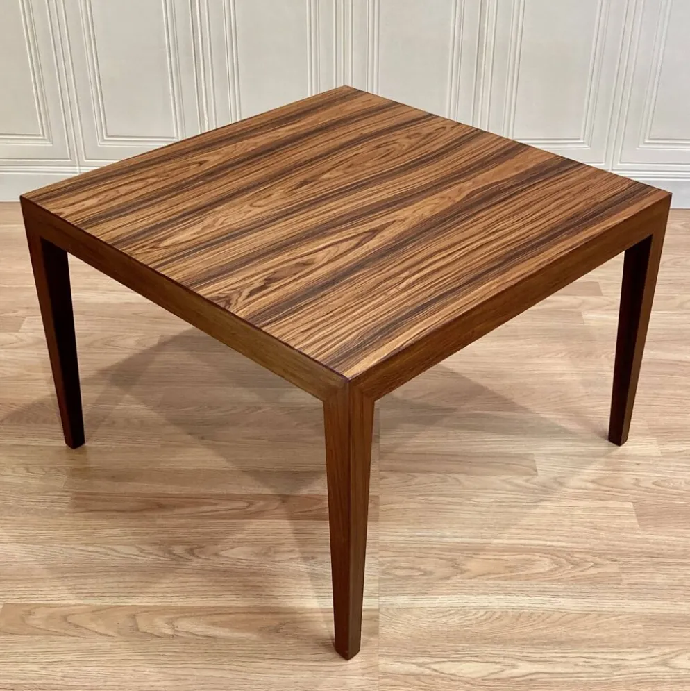 TABLE BASSE DESIGN ET ESTAMPILLE SCANDINAVE "1950".