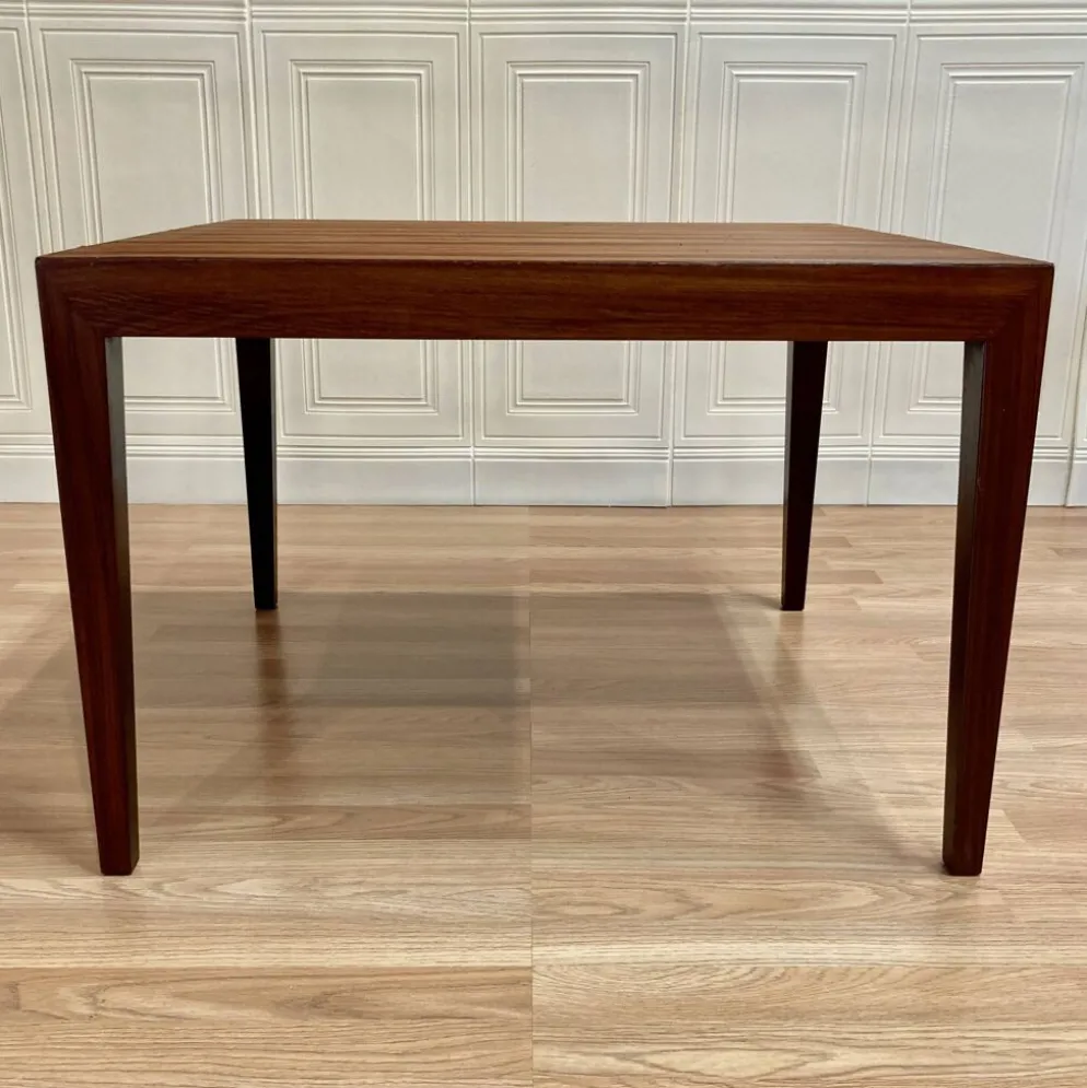 TABLE BASSE DESIGN ET ESTAMPILLE SCANDINAVE "1950".